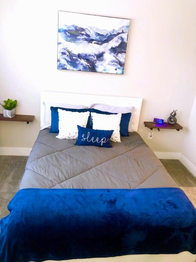 Popular Downtown With Free Gated Parking Appartement *